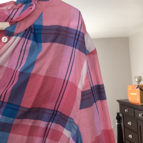 Tap at blouse - Picture 4 of 4